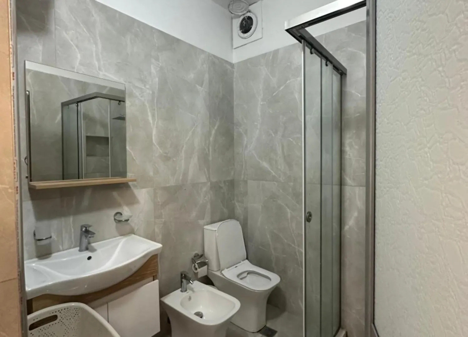 Hotel 24 Velipojë 3*,